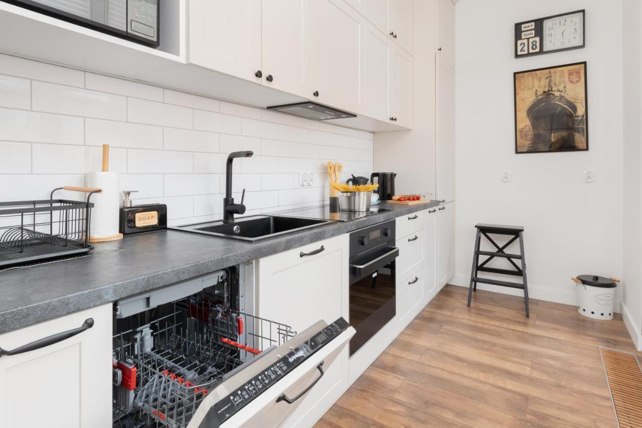 Charming Old Town By Renters Lägenhet